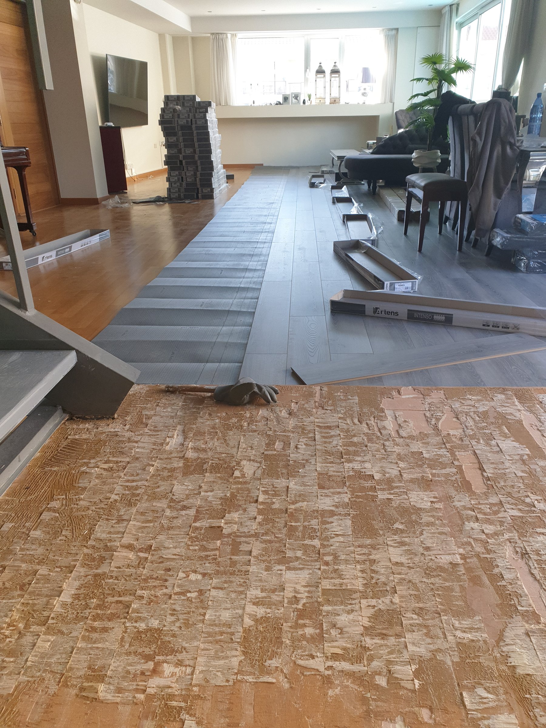 Expert floor installation in Paphos, Cyprus | Качественные напольные работы в Пафосе, Кипр
