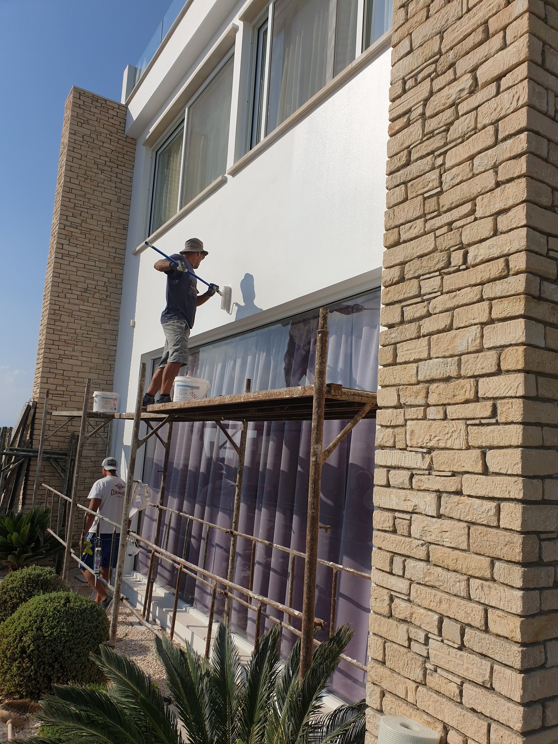 Professional painting service in Paphos by Steve's Home Services | Профессиональная покраска в Пафосе – Steve's Home Services